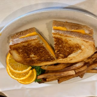 Kids Grilled Cheese & Fries
